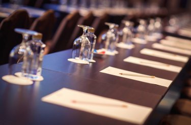 Restaurant table setting featured in the guide 'what are the ways of eliminating waste in the hospitality industry'