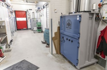 baler-in-retail-backroom